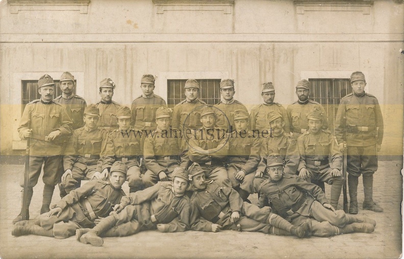 K.u.K.Soldaten Linz IR Hessen 1916.jpg