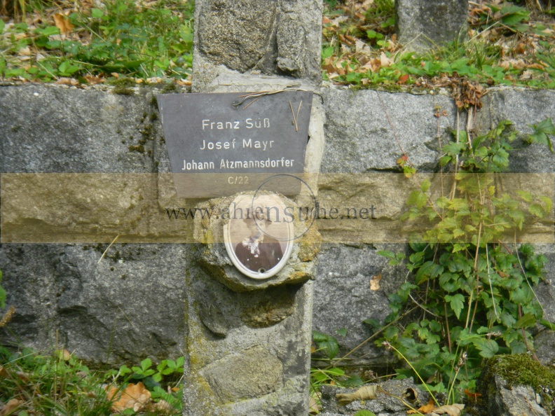 Linz Soldatenfriedhof C22 Detail.JPG